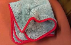 Utěrka EKA-TOP-CLEAN na ošetřování vysokolesklých povrchů